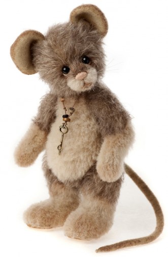 Retired Isabelles - SQUEAK MOUSE 8½"