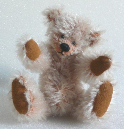 Retired Hardy Bears - LAURIE 12CM