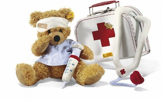 Retired Steiff Bears - TEDDY BEAR DOCTOR FYNN 28CM