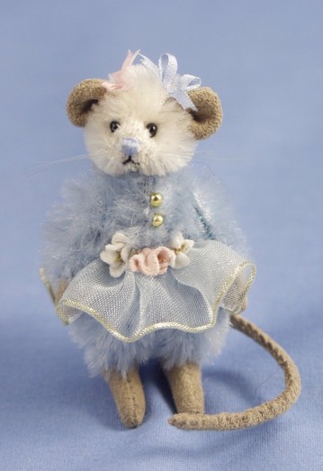 Retired Bears and Animals - FLOWER GIRL 2¾"