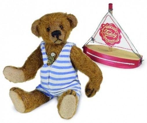 Retired Bears and Animals - BEAR WITH BOAT 10CM