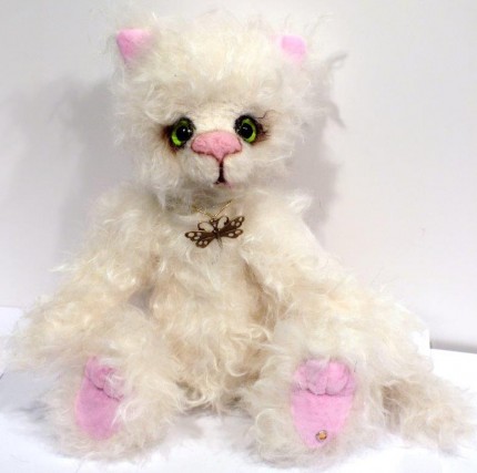 Retired Kaycee Bears - TIFFANY CAT 13"