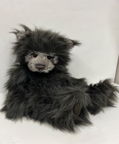 Pre-Loved - Charlie Bears - PRE-LOVED: CHARLIE BEARS LANCELOT 22"